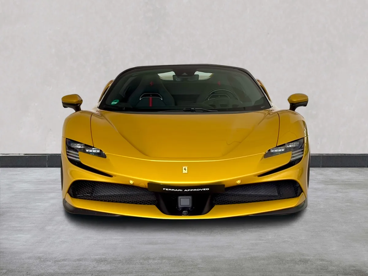 2023 Ferrari SF90 Spider proposée par un concessionnaire spécialisé à Frankfurt am Main, Allemagne, photo principale