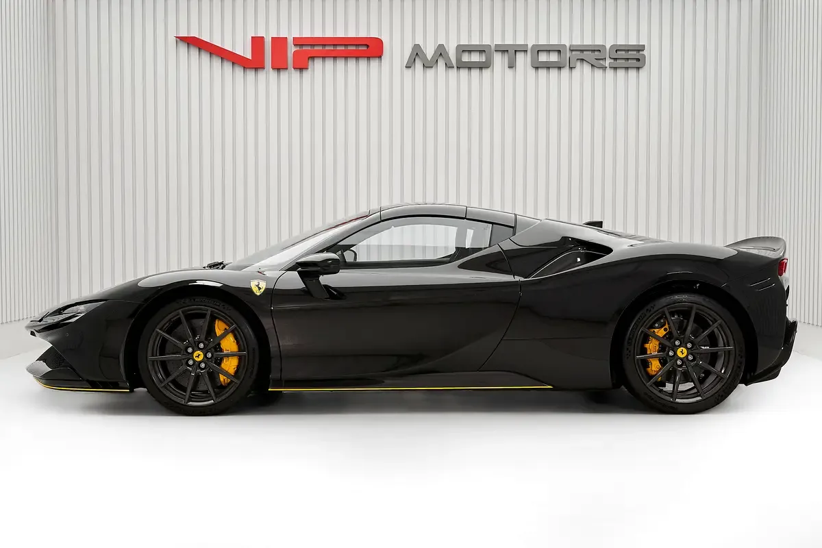 2023 Ferrari SF90 Spider Assetto Fiorano, 7/13