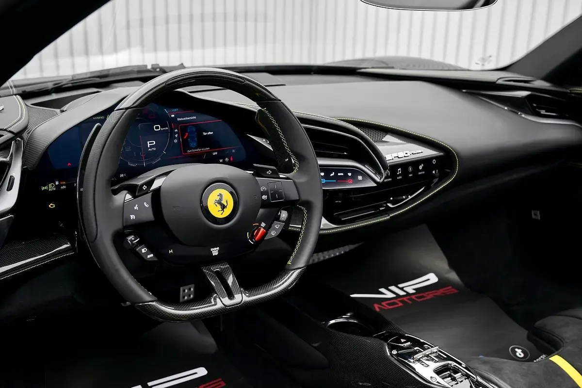 2023 Ferrari SF90 Spider Assetto Fiorano, 9/13