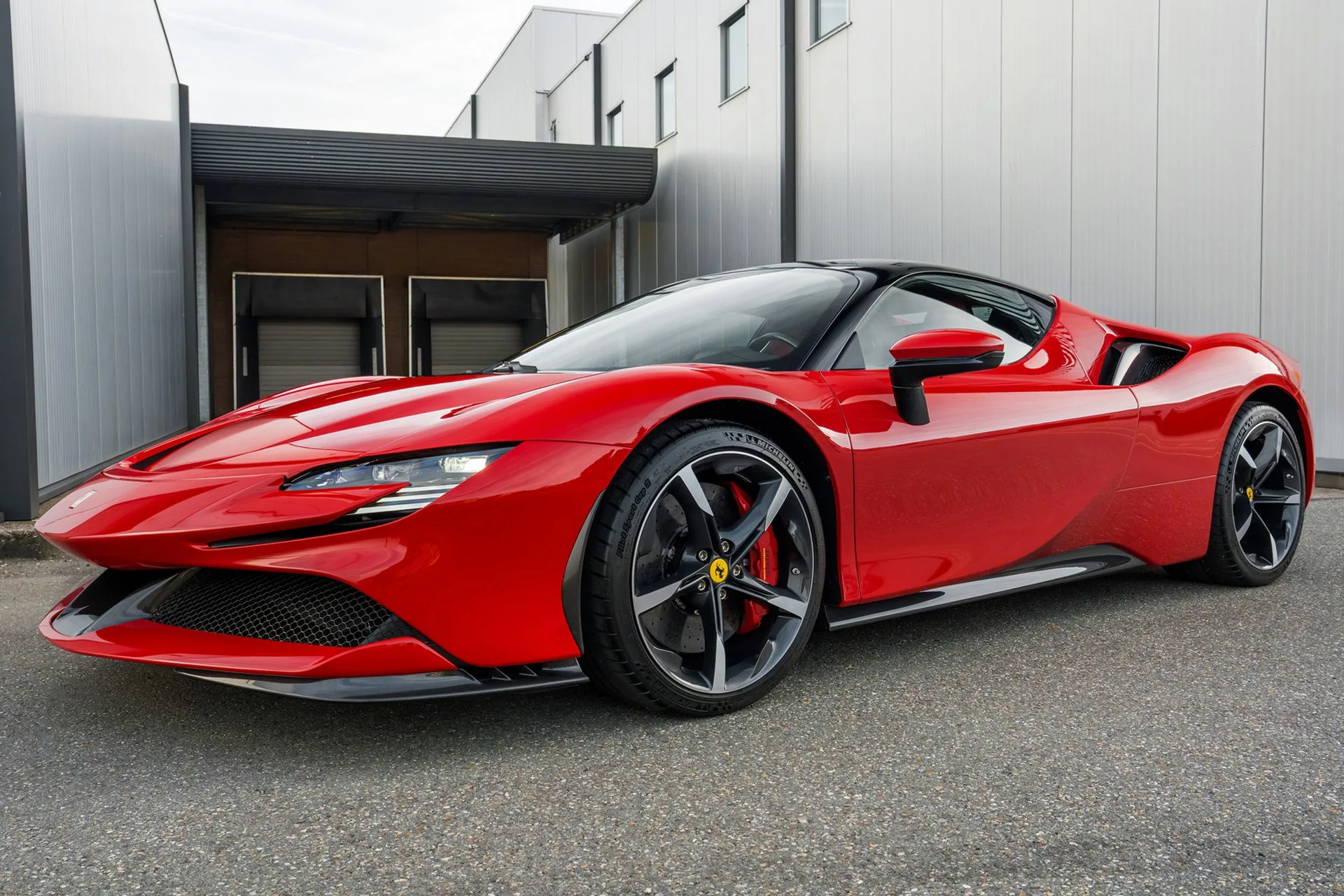 2023 Ferrari SF90 Stradale Assetto Fiorano proposée par un spécialiste de la supercar à Woerden, Pays-Bas, photo principale