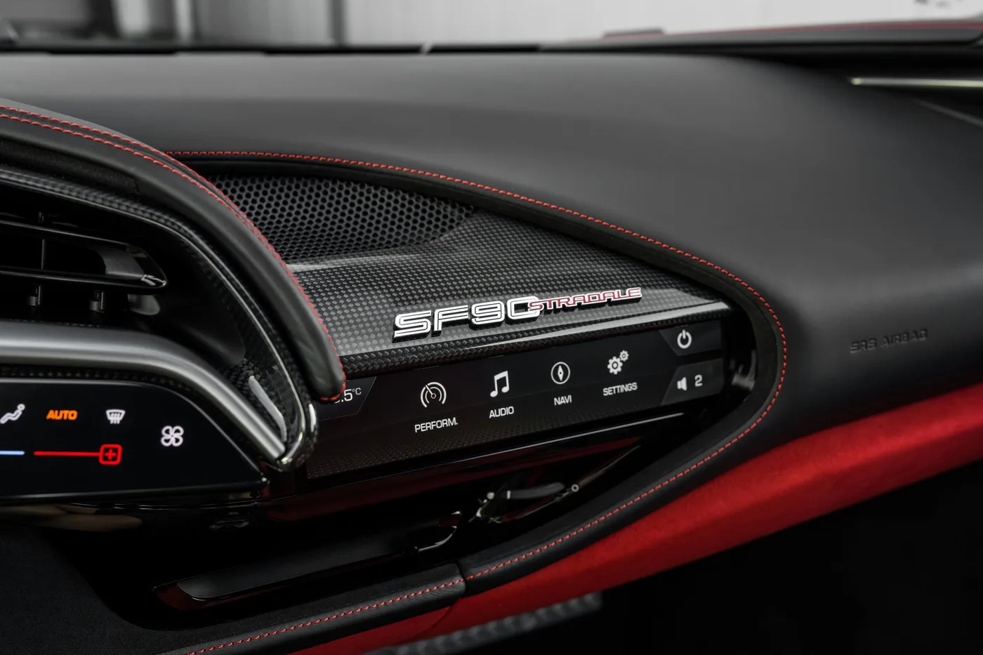 2023 Ferrari SF90 Stradale Assetto Fiorano angeboten von einem Supersportwagenhändler in Woerden, Niederlande, Foto 8 von 25