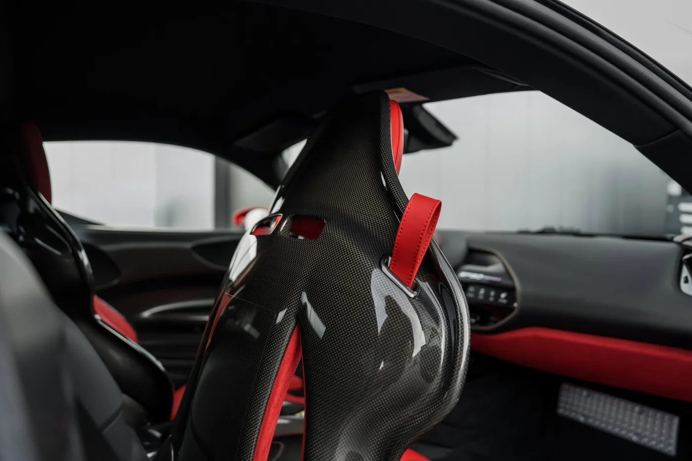 2023 Ferrari SF90 Stradale Assetto Fiorano angeboten von einem Supersportwagenhändler in Woerden, Niederlande, Foto 13 von 25