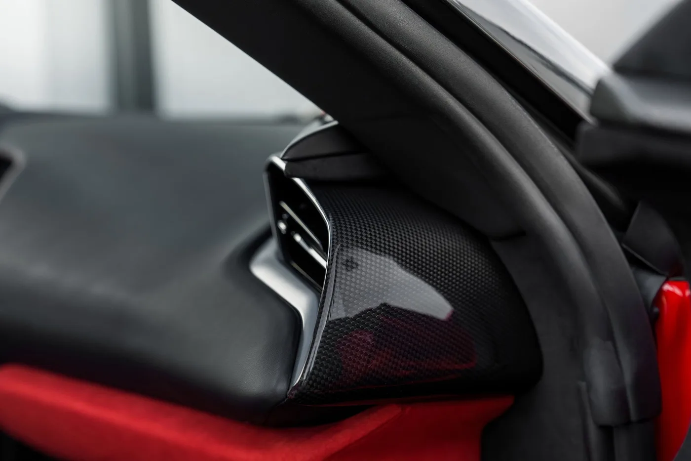 2023 Ferrari SF90 Stradale Assetto Fiorano angeboten von einem Supersportwagenhändler in Woerden, Niederlande, Foto 16 von 25