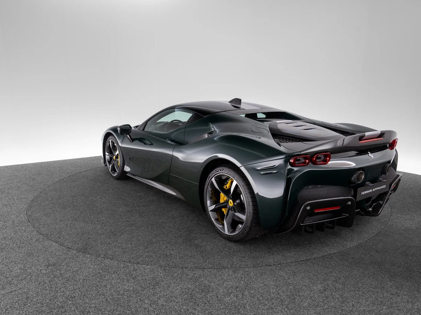 2023 Ferrari SF90 Stradale Assetto Fiorano angeboten von einem Fachhändler in Singen, Deutschland, Foto 5 von 15