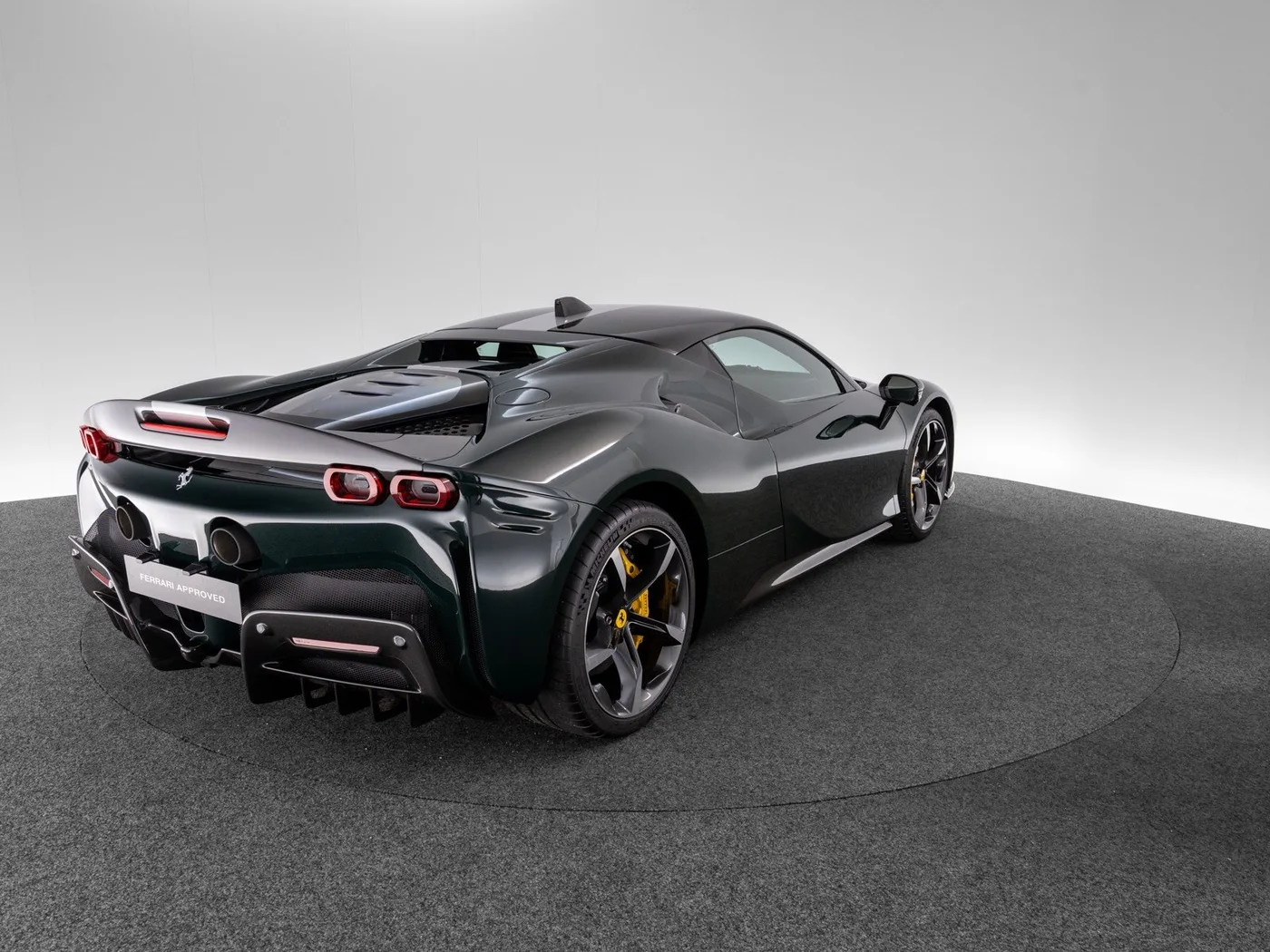 2023 Ferrari SF90 Stradale Assetto Fiorano angeboten von einem Fachhändler in Singen, Deutschland, Foto 8 von 15