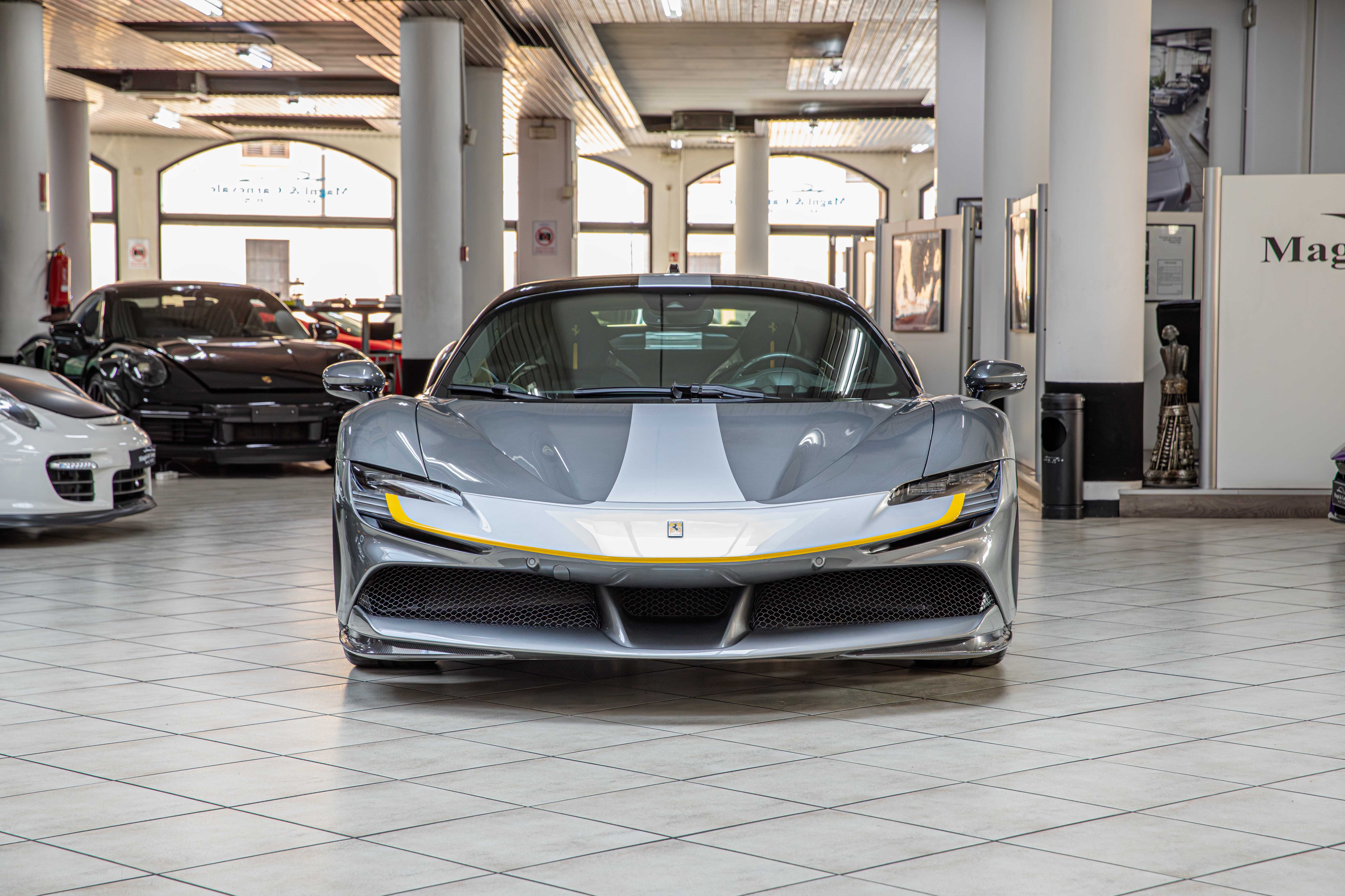 2023 Ferrari SF90 Stradale Assetto Fiorano angeboten von einem Fachhändler in Milan, Italien, Foto 8 von 20