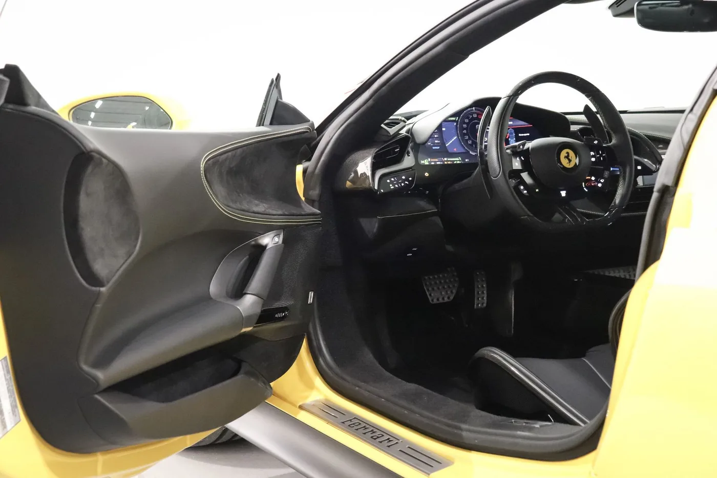 2023 Ferrari SF90 Stradale angeboten von einem Supersportwagenhändler in Zibido San Giacomo, Italien, Foto 9 von 22