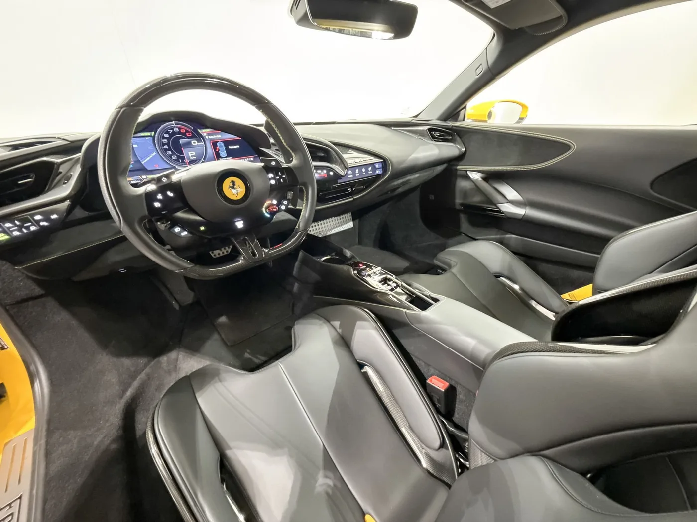 2023 Ferrari SF90 Stradale angeboten von einem Supersportwagenhändler in Zibido San Giacomo, Italien, Foto 13 von 22