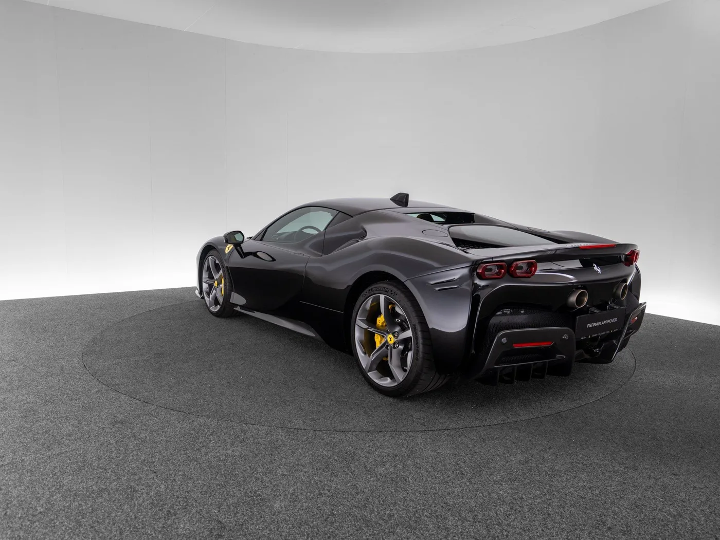 2023 Ferrari SF90 Stradale angeboten von einem Fachhändler in Singen, Deutschland, Foto 7 von 15
