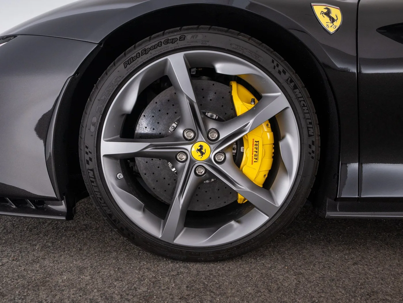 2023 Ferrari SF90 Stradale angeboten von einem Fachhändler in Singen, Deutschland, Foto 11 von 15