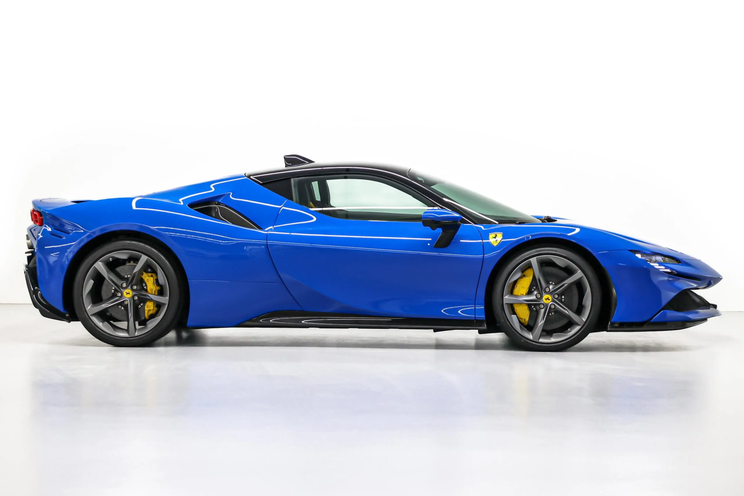 2023 Ferrari SF90 Stradale, 2/26
