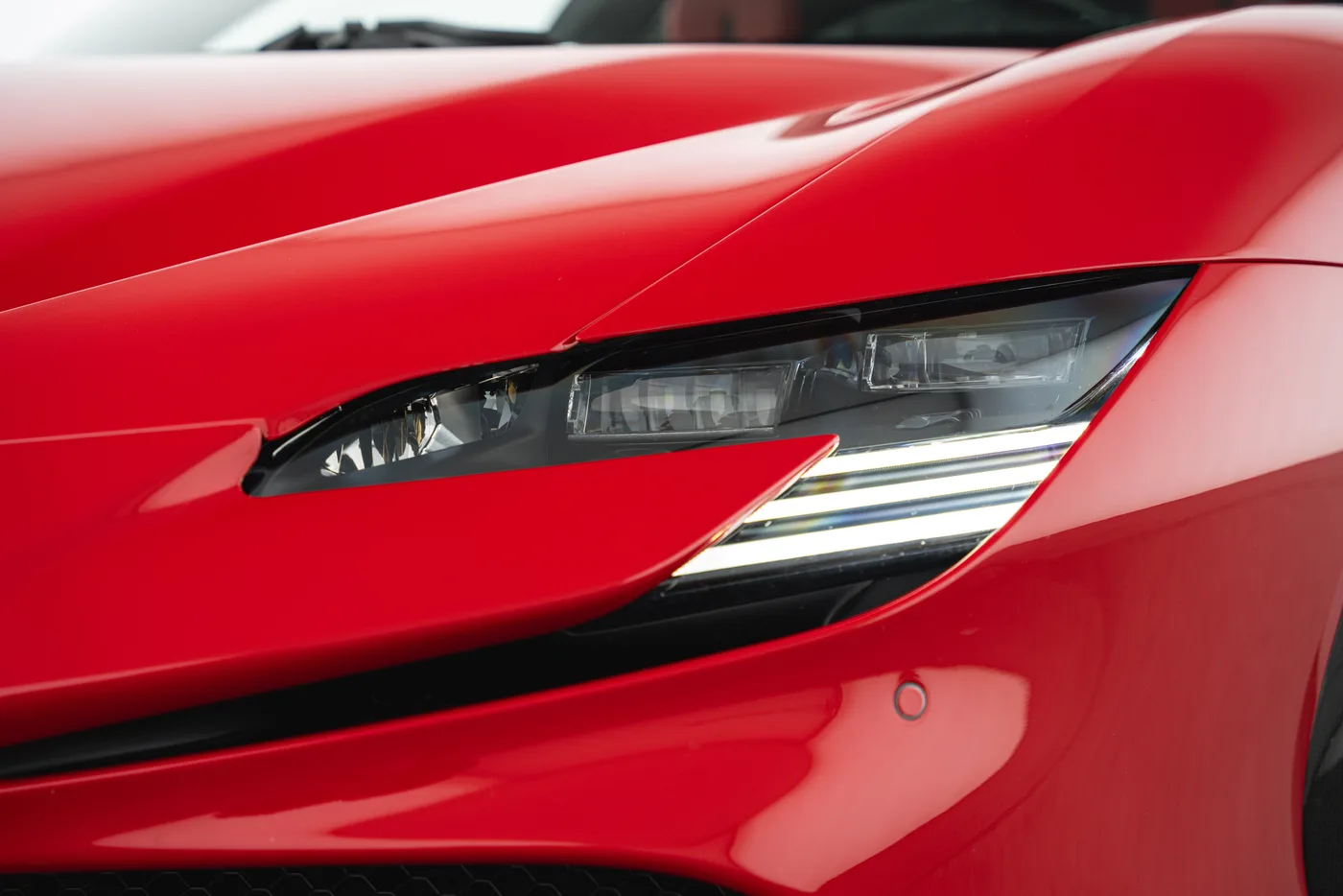 2023 Ferrari SF90 Stradale angeboten von einem Fachhändler in Vösendorf, Österreich, Foto 8 von 15
