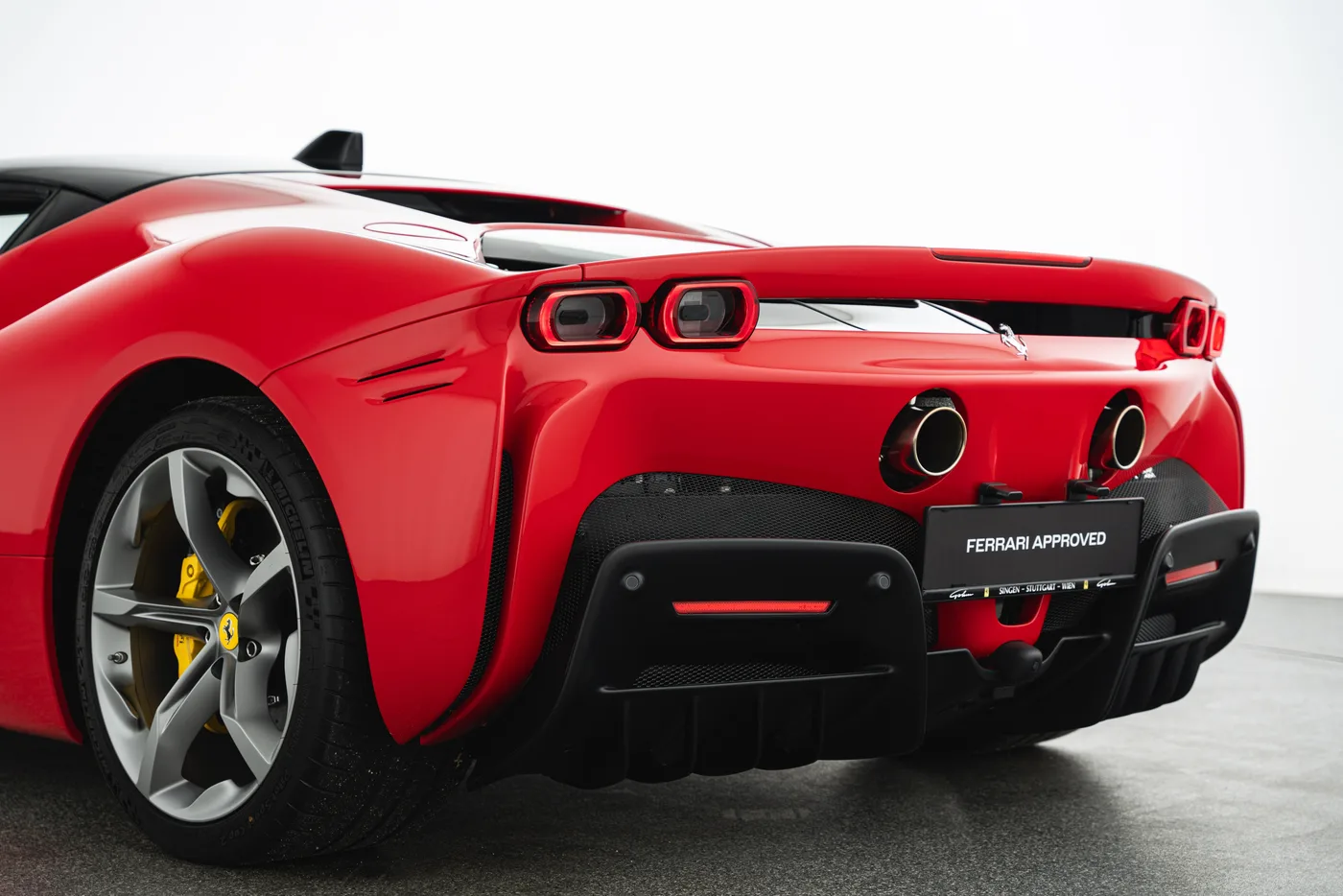 2023 Ferrari SF90 Stradale angeboten von einem Fachhändler in Vösendorf, Österreich, Foto 11 von 15