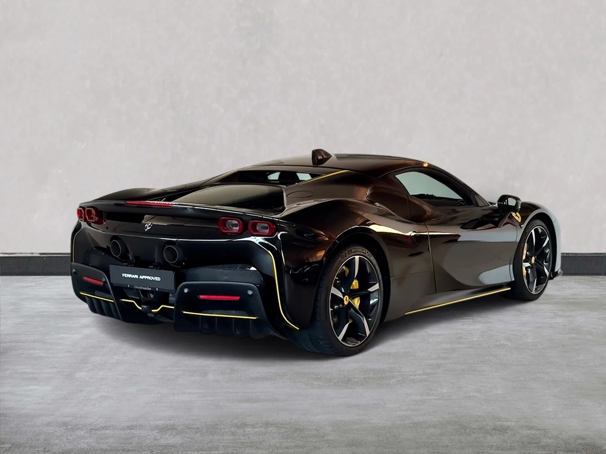 2023 Ferrari SF90 Stradale proposée par un concessionnaire spécialisé à Frankfurt am Main, Allemagne, photo 3 sur 15