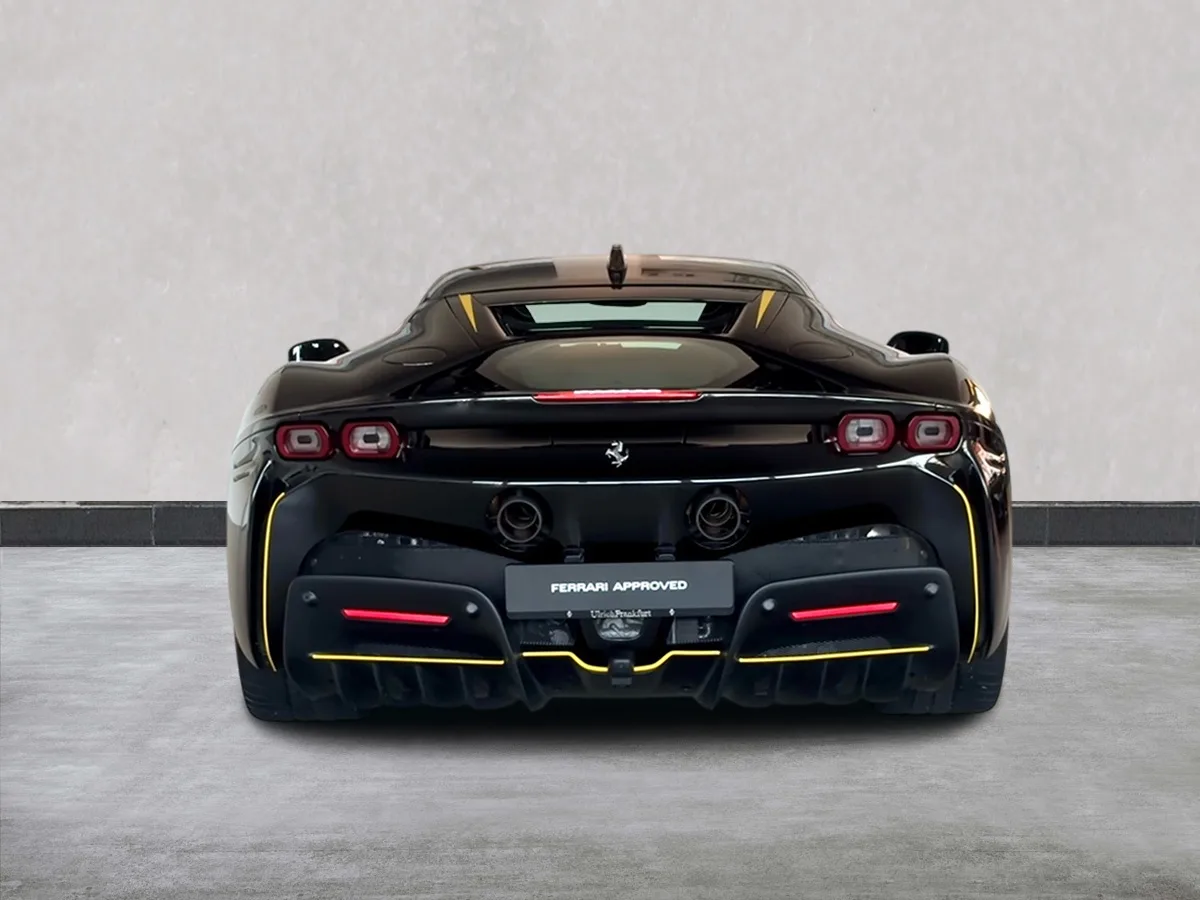 2023 Ferrari SF90 Stradale proposée par un concessionnaire spécialisé à Frankfurt am Main, Allemagne, photo 4 sur 15