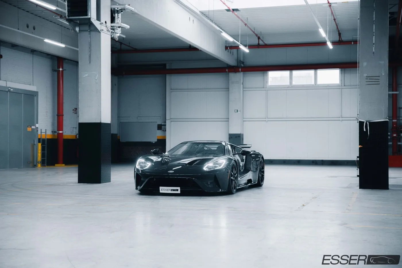 2023 Ford GT offered by a specialist dealer in Alsdorf, Germany, photo 2 of 10