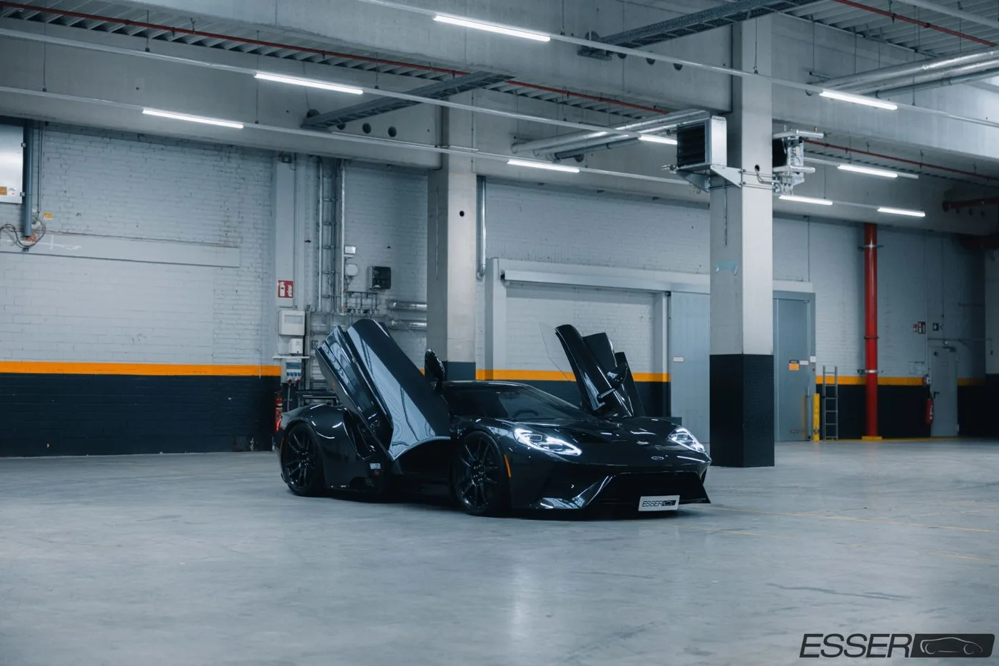 2023 Ford GT offered by a specialist dealer in Alsdorf, Germany, photo 4 of 10