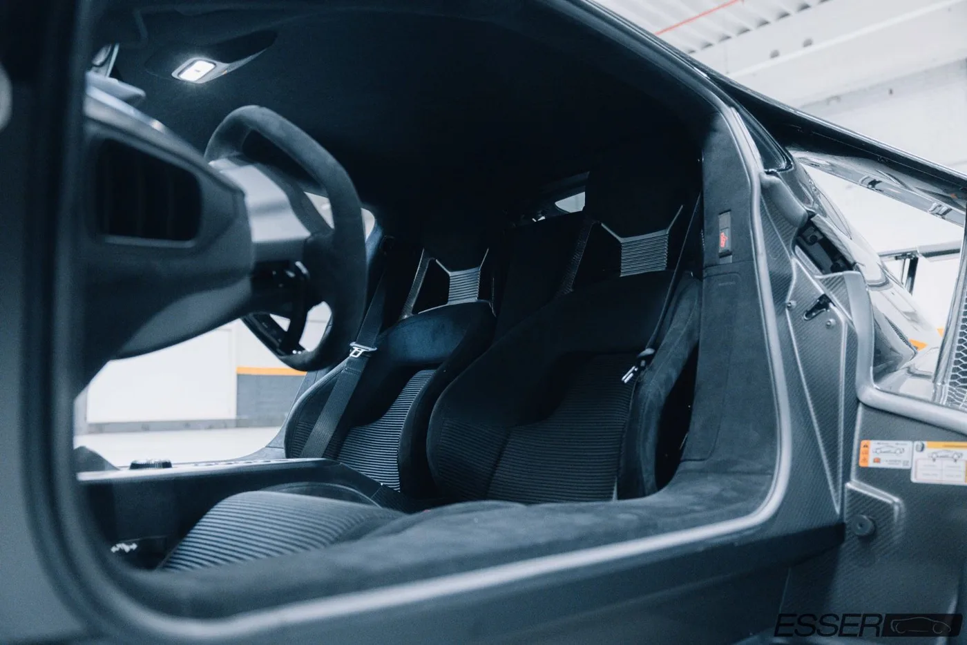 2023 Ford GT offered by a specialist dealer in Alsdorf, Germany, photo 8 of 10