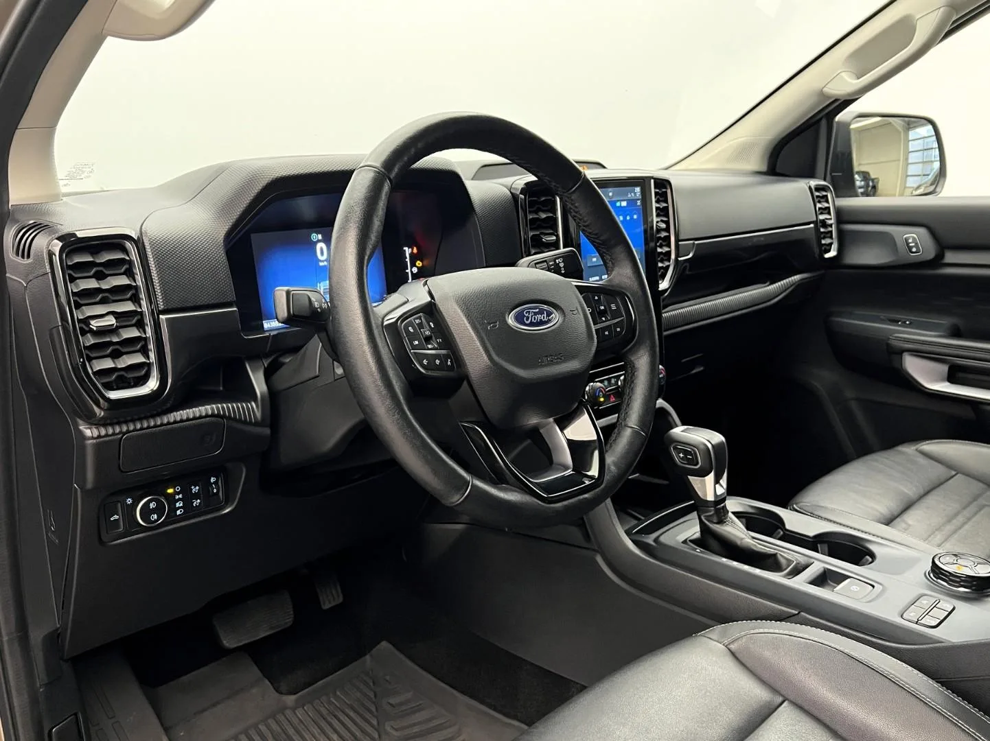 2023 Ford Ranger Limited, 11/23