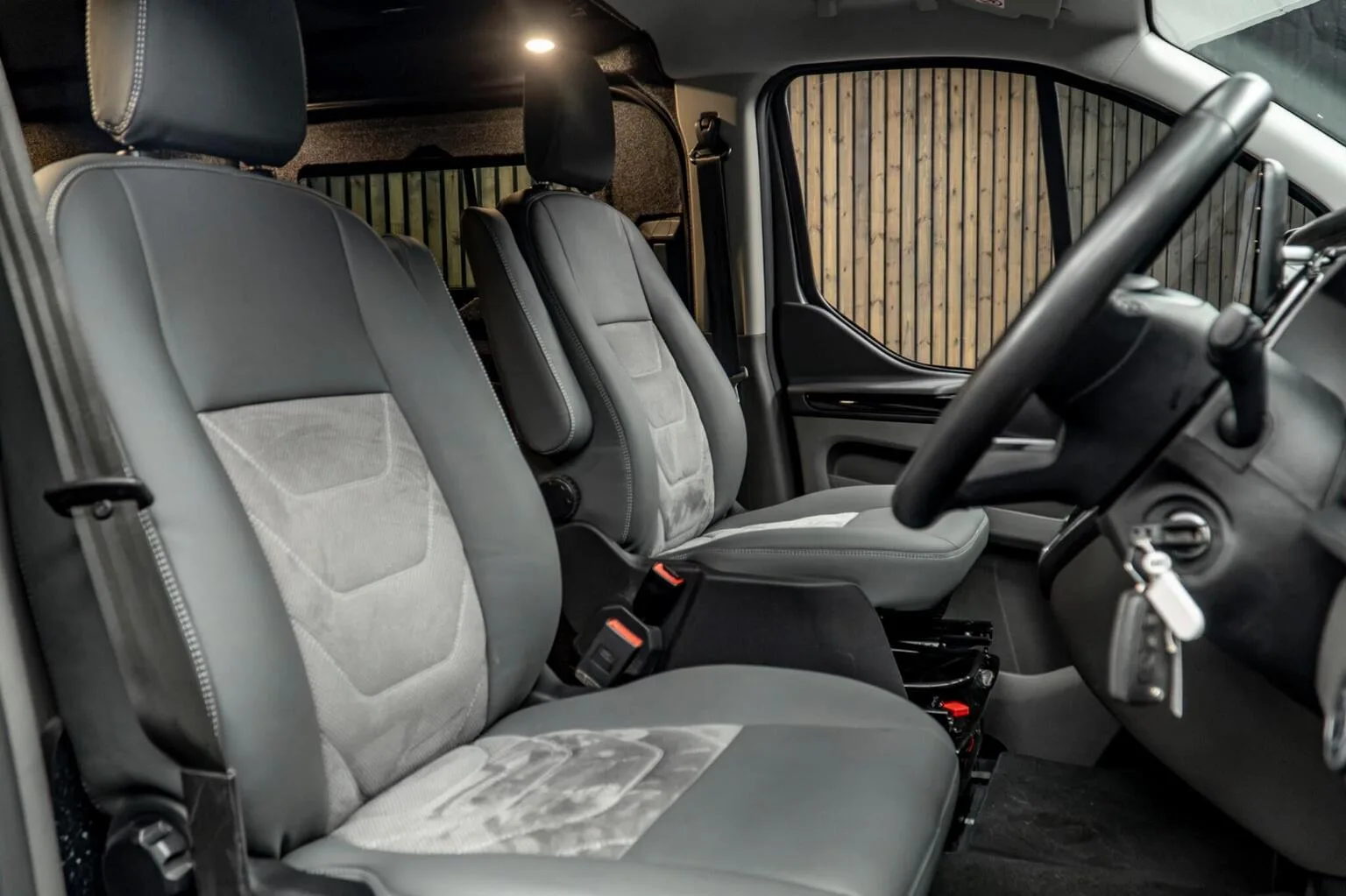 2023 Ford Transit Custom Limited, 2/30