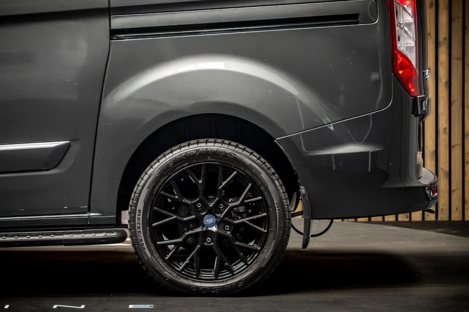 2023 Ford Transit Custom Limited, 17/30
