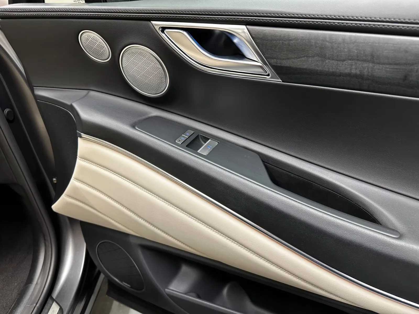 2023 Genesis GV80 Luxury Line, 22/24
