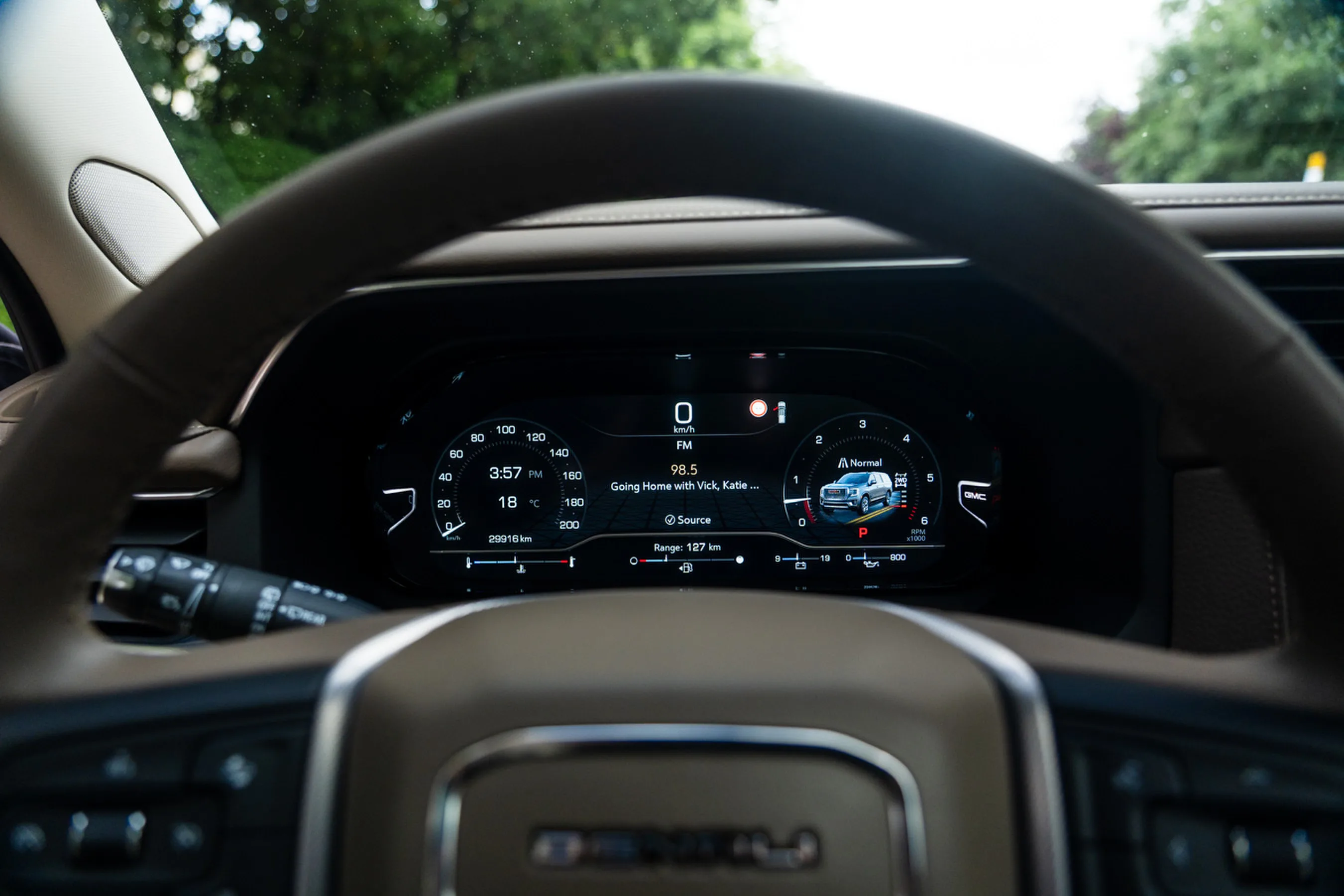 2023 GMC Yukon Denali, 28/30