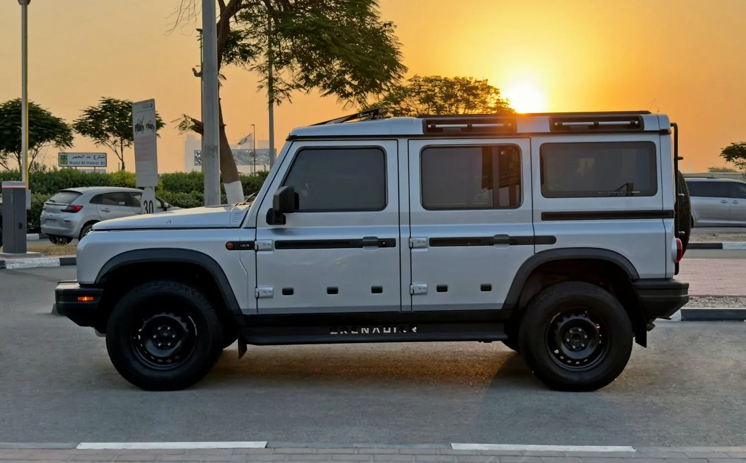 2023 INEOS Grenadier Fieldmaster Edition offered by a specialist dealer in Dubai, United Arab Emirates, photo 4 of 14