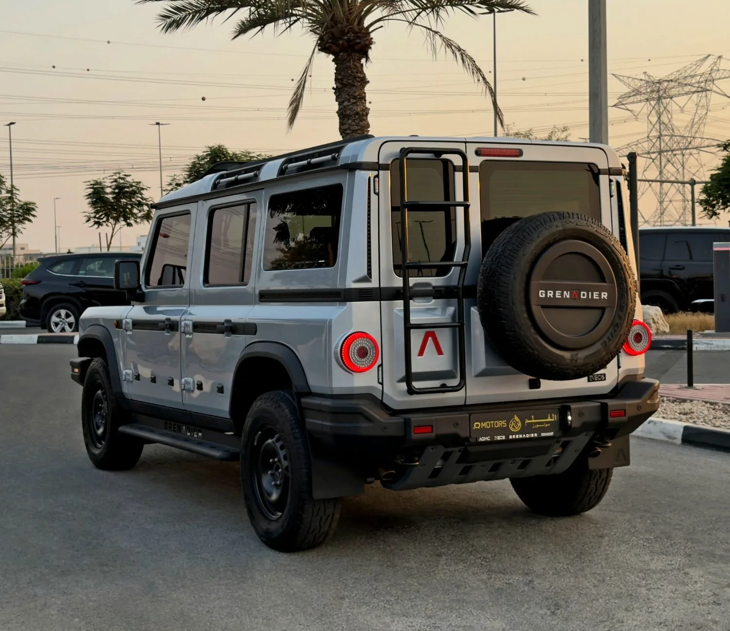 2023 INEOS Grenadier Fieldmaster Edition offered by a specialist dealer in Dubai, United Arab Emirates, photo 5 of 14