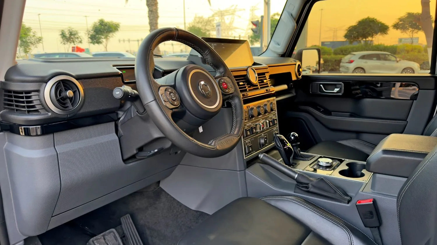 2023 INEOS Grenadier Fieldmaster Edition offered by a specialist dealer in Dubai, United Arab Emirates, photo 8 of 14