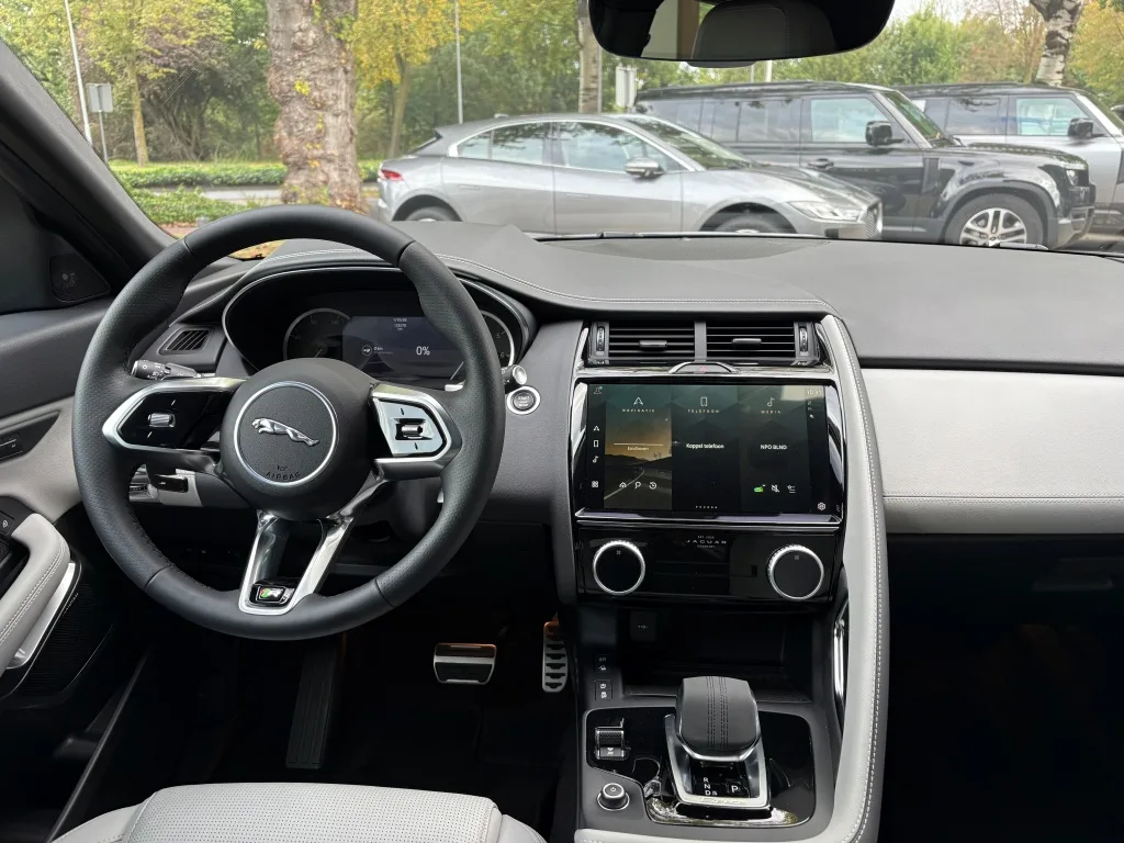 2023 Jaguar E-Pace P300e R-Dynamic SE, 10/30