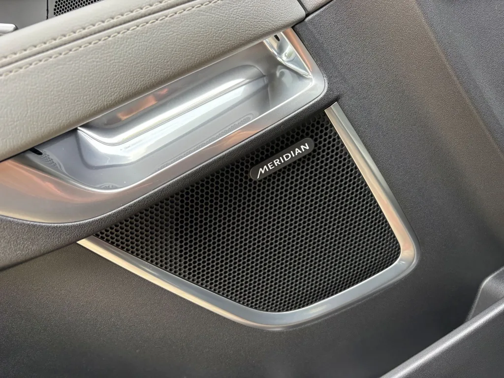 2023 Jaguar E-Pace P300e R-Dynamic SE, 18/30