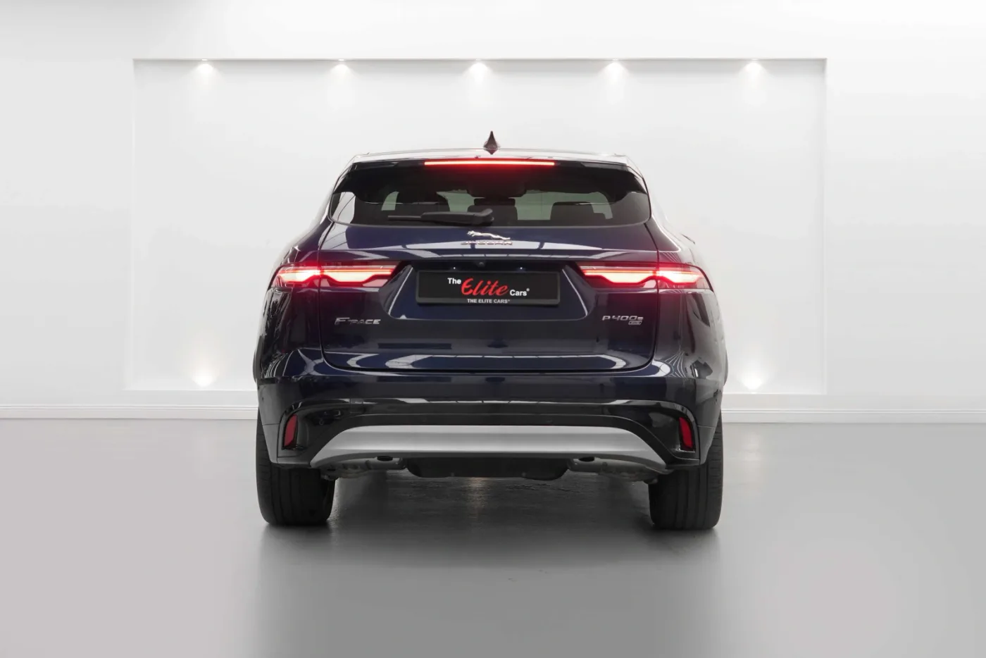 2023 Jaguar F-Pace P400e AWD offered by a specialist dealer in Dubai, United Arab Emirates, photo 4 of 10
