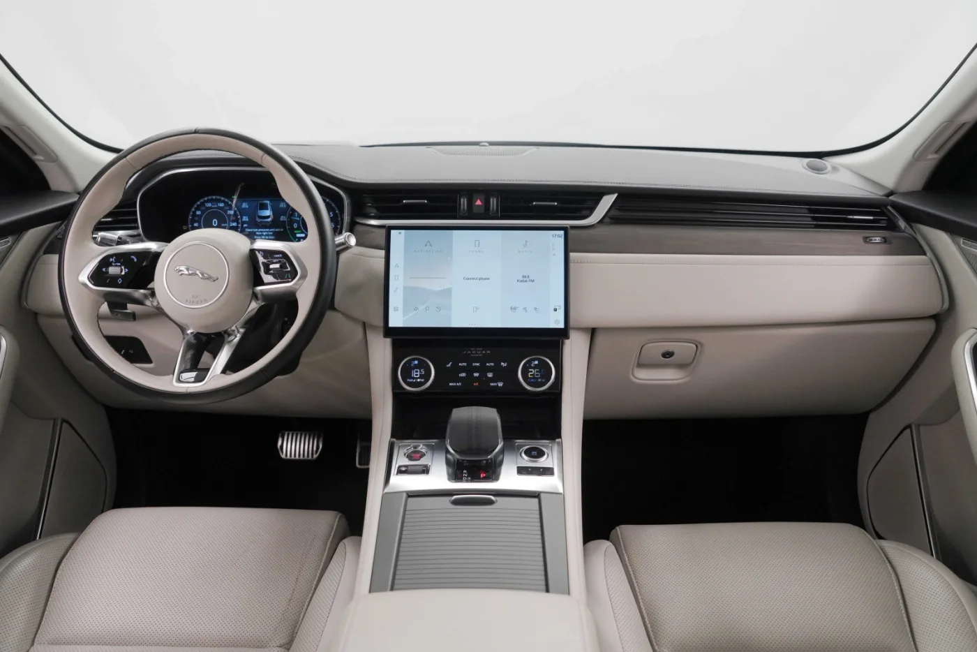 2023 Jaguar F-Pace P400e AWD offered by a specialist dealer in Dubai, United Arab Emirates, photo 9 of 10