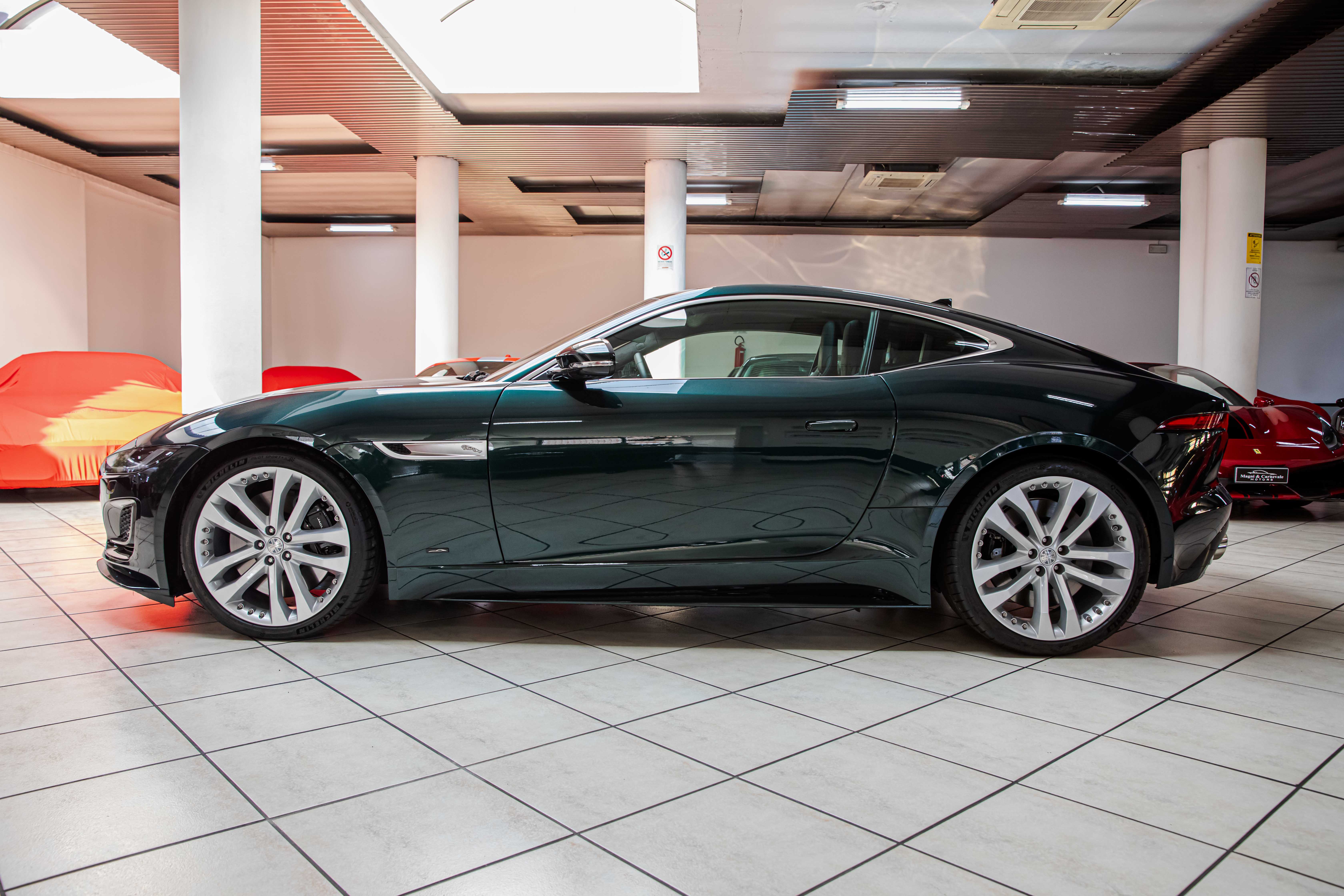 2023 Jaguar F-Type 5.0 V8 offered by a specialist dealer in Milan, Italy, photo 9 of 20