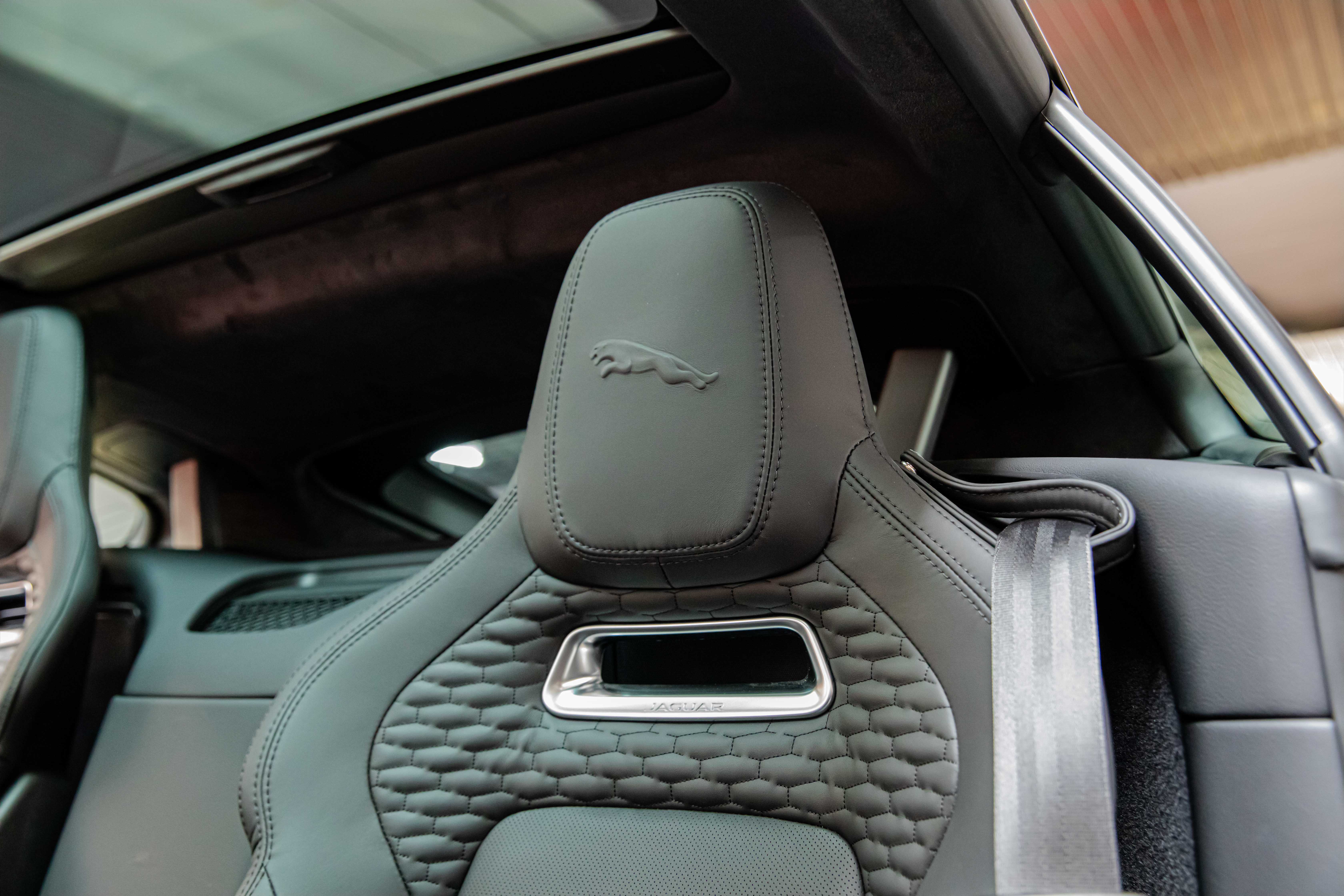 2023 Jaguar F-Type 5.0 V8 offered by a specialist dealer in Milan, Italy, photo 20 of 20