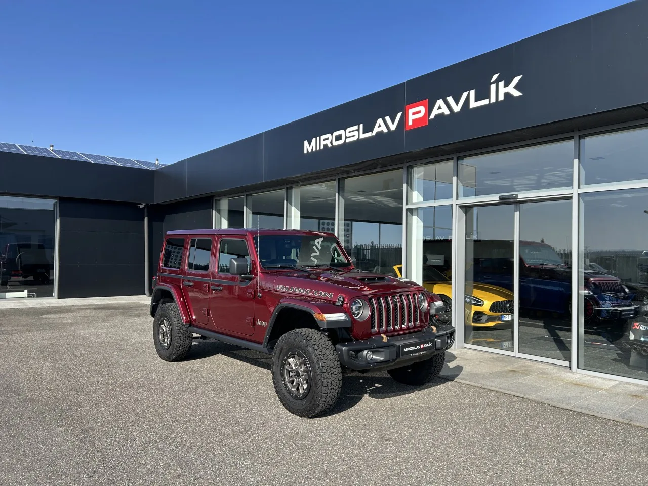2023 Jeep Wrangler Unlimited Rubicon 392 proposée par un concessionnaire spécialisé à Písek, Tchéquie, photo principale