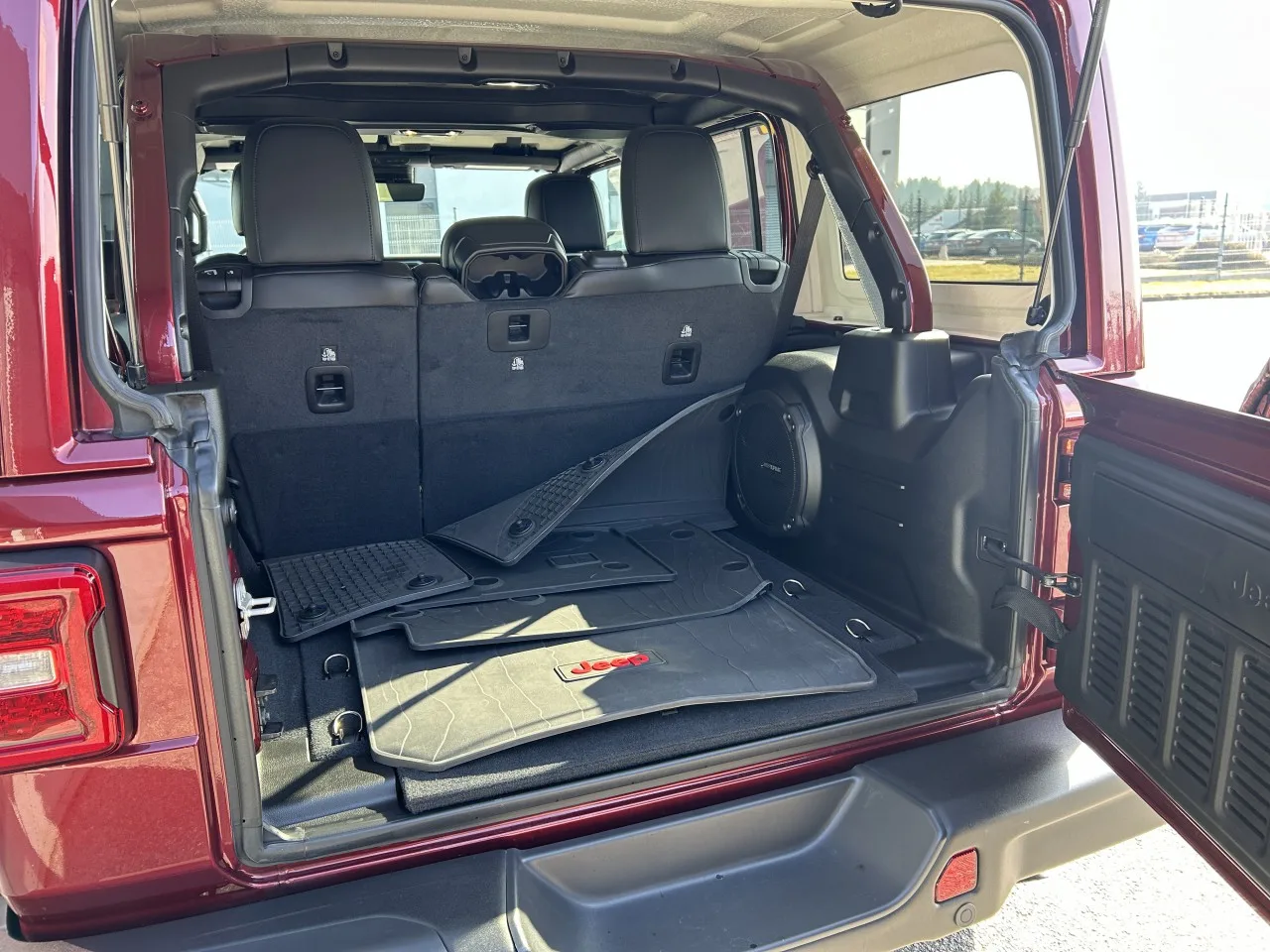 2023 Jeep Wrangler Unlimited Rubicon 392 offered by a specialist dealer in Písek, Czechia, photo 34 of 35