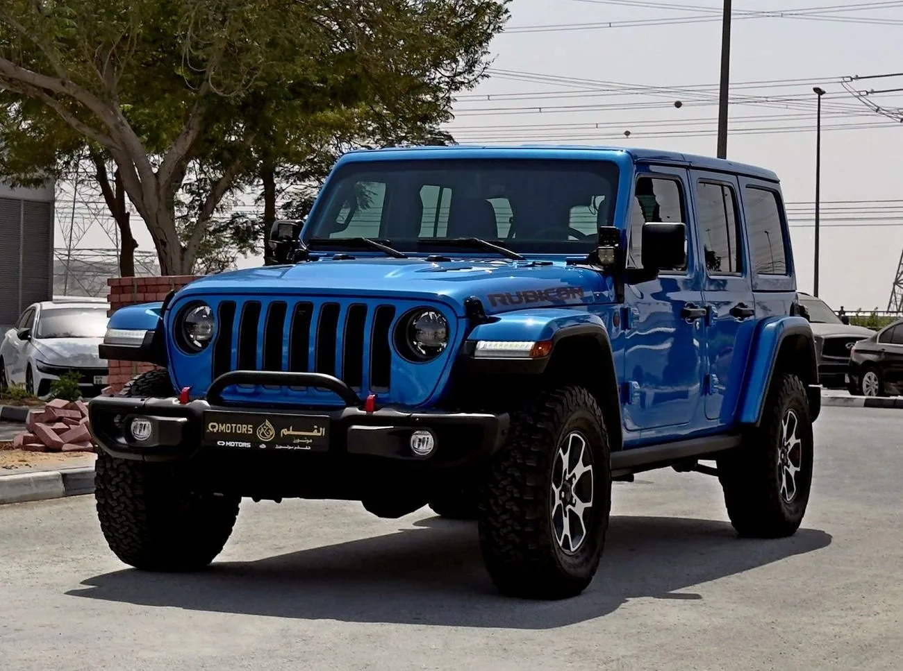 2023 Jeep Wrangler Unlimited Rubicon proposée par un concessionnaire spécialisé à Dubai, Émirats arabes unis, photo principale