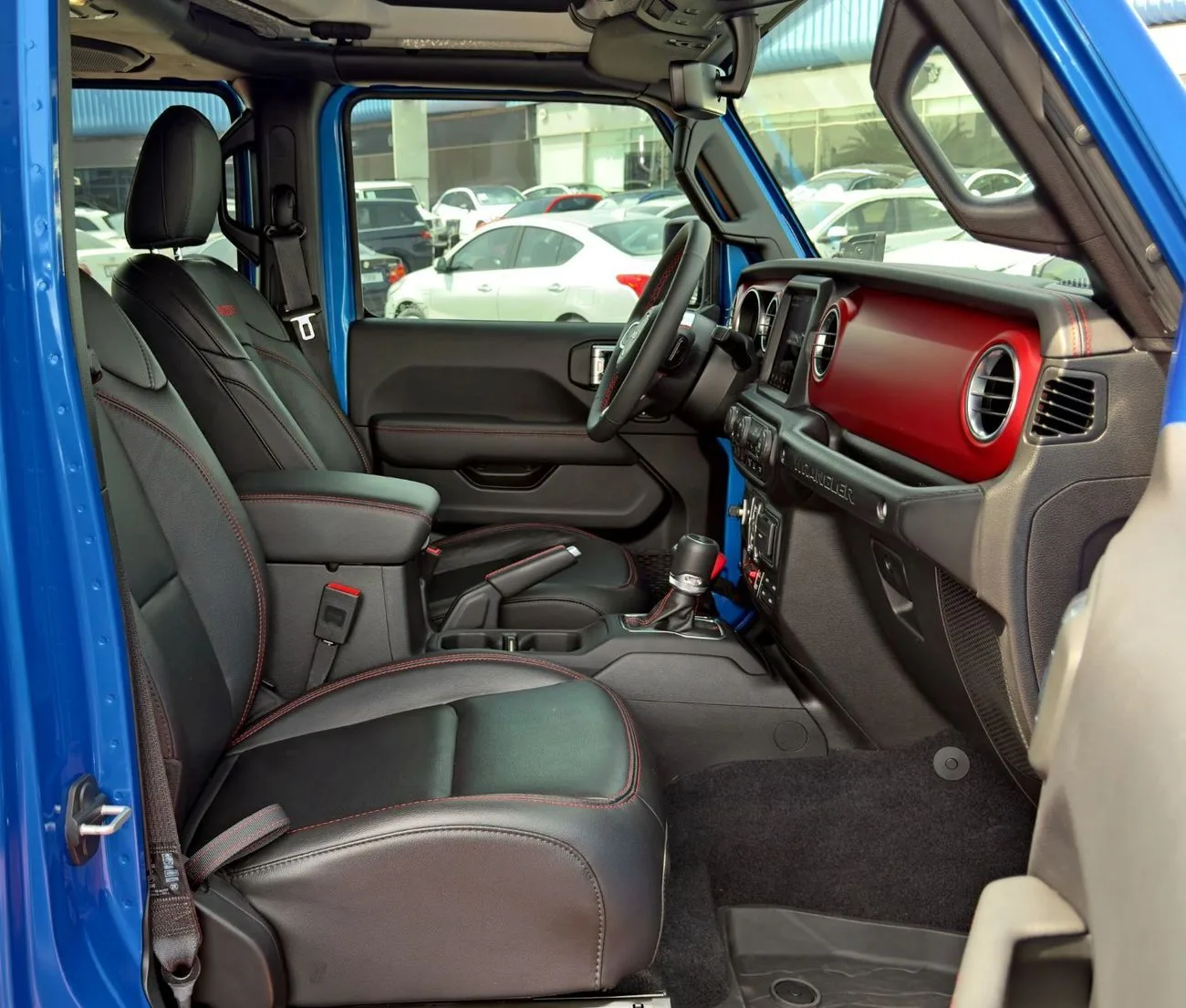 2023 Jeep Wrangler Unlimited Rubicon offered by a specialist dealer in Dubai, United Arab Emirates, photo 11 of 13