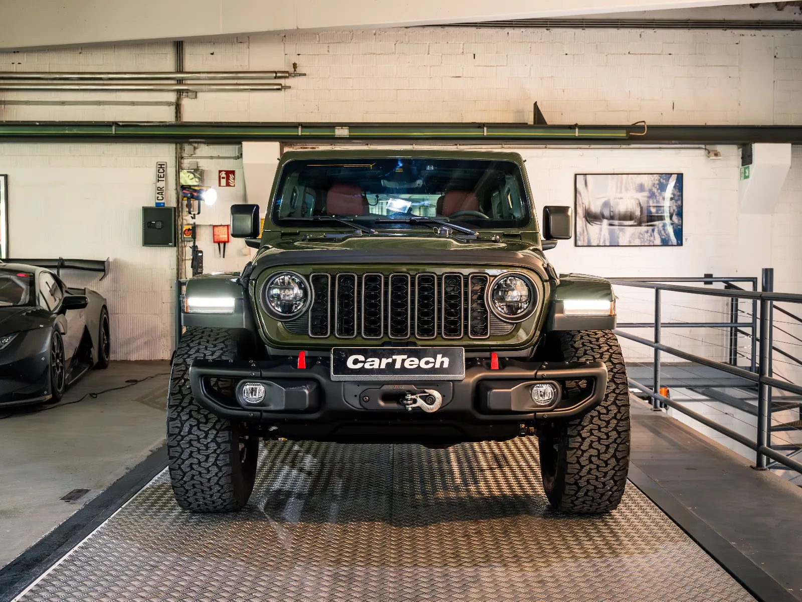 2023 Jeep Wrangler Unlimited Rubicon, 2/30