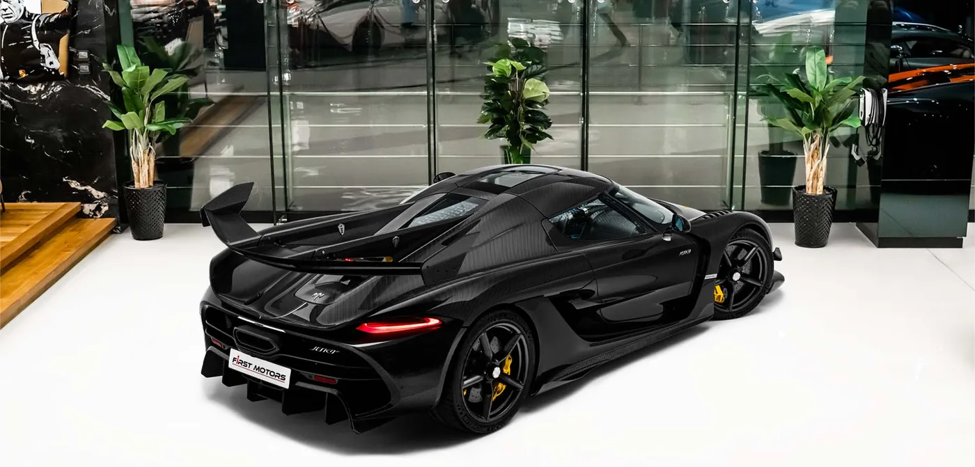 2023 Koenigsegg Jesko Attack angeboten von einem Fachhändler in Dubai, Vereinigte Arabische Emirate, Außenansicht 2