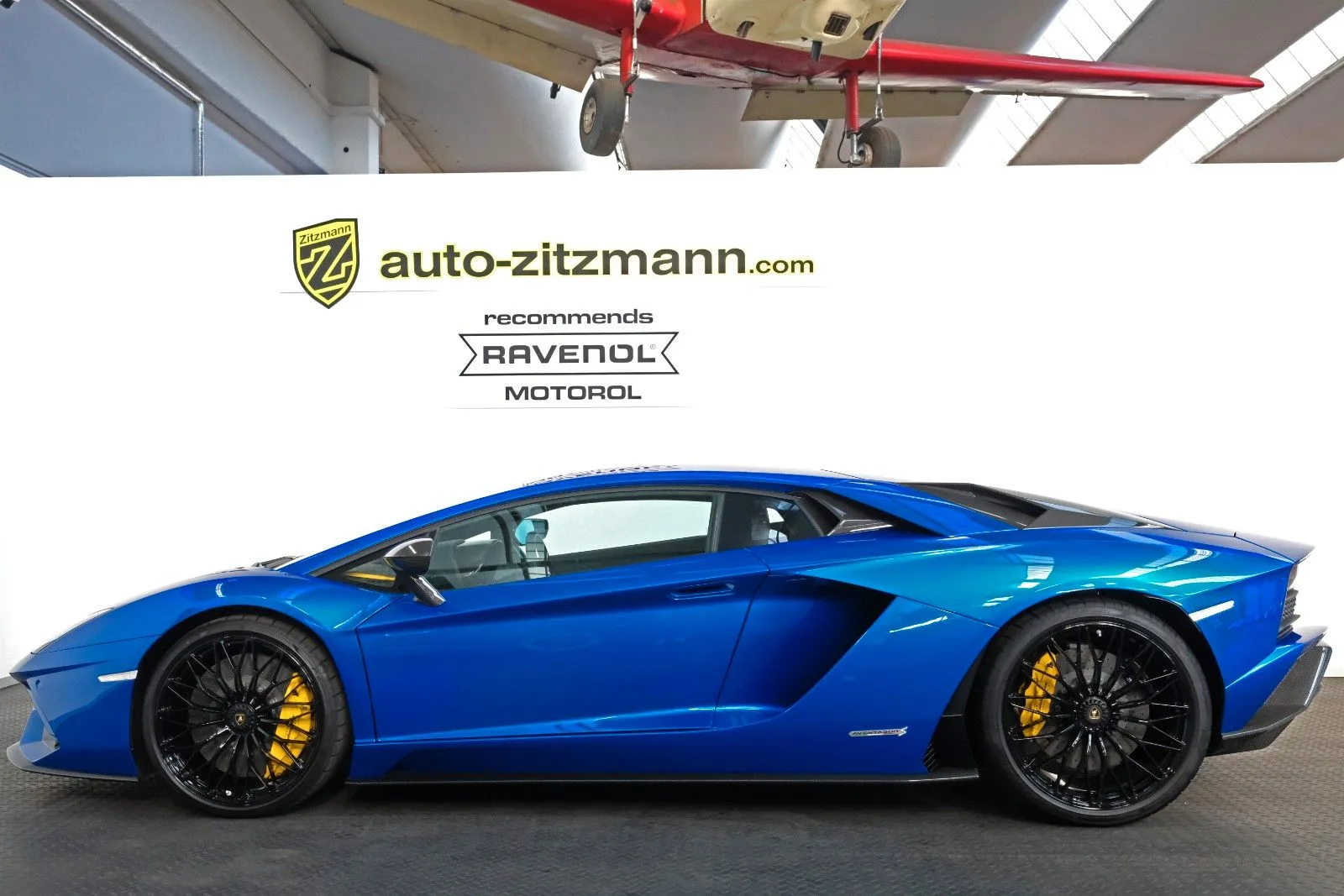 2023 Lamborghini Aventador S angeboten von einem Fachhändler in Nuremberg, Deutschland, Hauptfoto