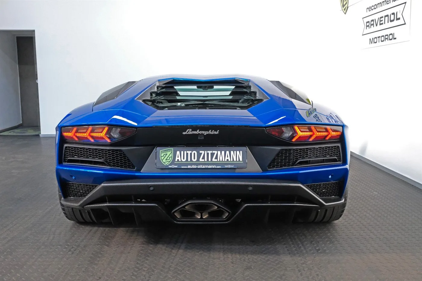 2023 Lamborghini Aventador S angeboten von einem Fachhändler in Nuremberg, Deutschland, Foto 6 von 15