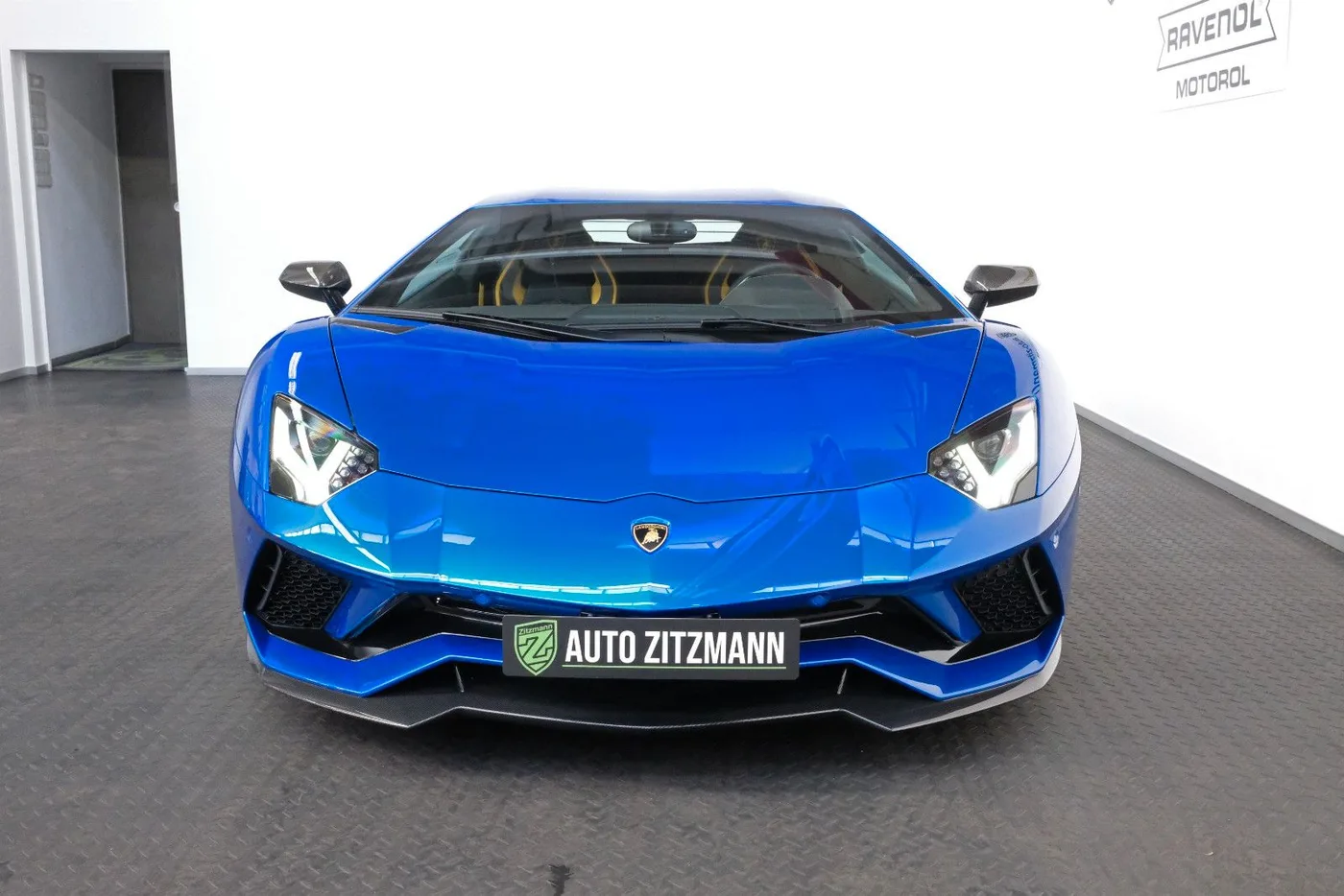 2023 Lamborghini Aventador S angeboten von einem Fachhändler in Nuremberg, Deutschland, Foto 9 von 15