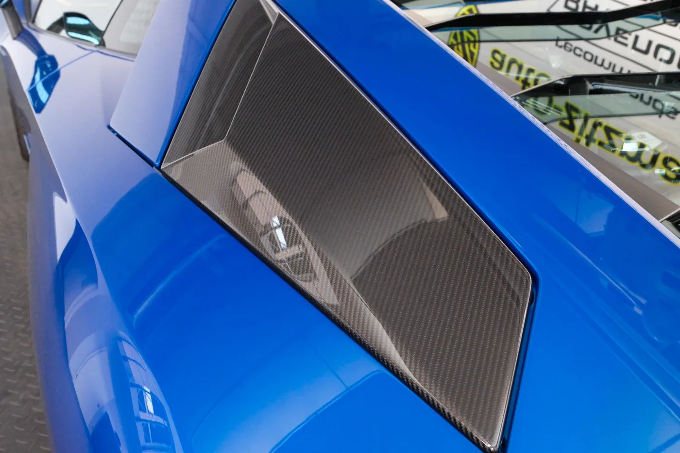 2023 Lamborghini Aventador S angeboten von einem Fachhändler in Nuremberg, Deutschland, Foto 11 von 15