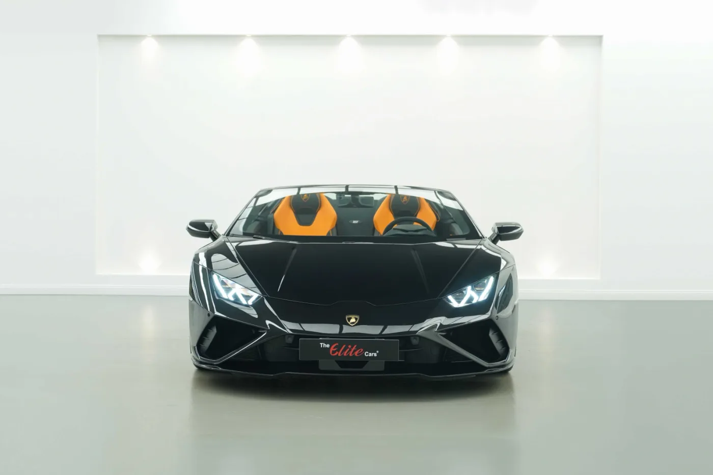 2023 Lamborghini Huracán EVO RWD Spyder proposée par un concessionnaire spécialisé à Dubai, Émirats arabes unis, photo 6 sur 10