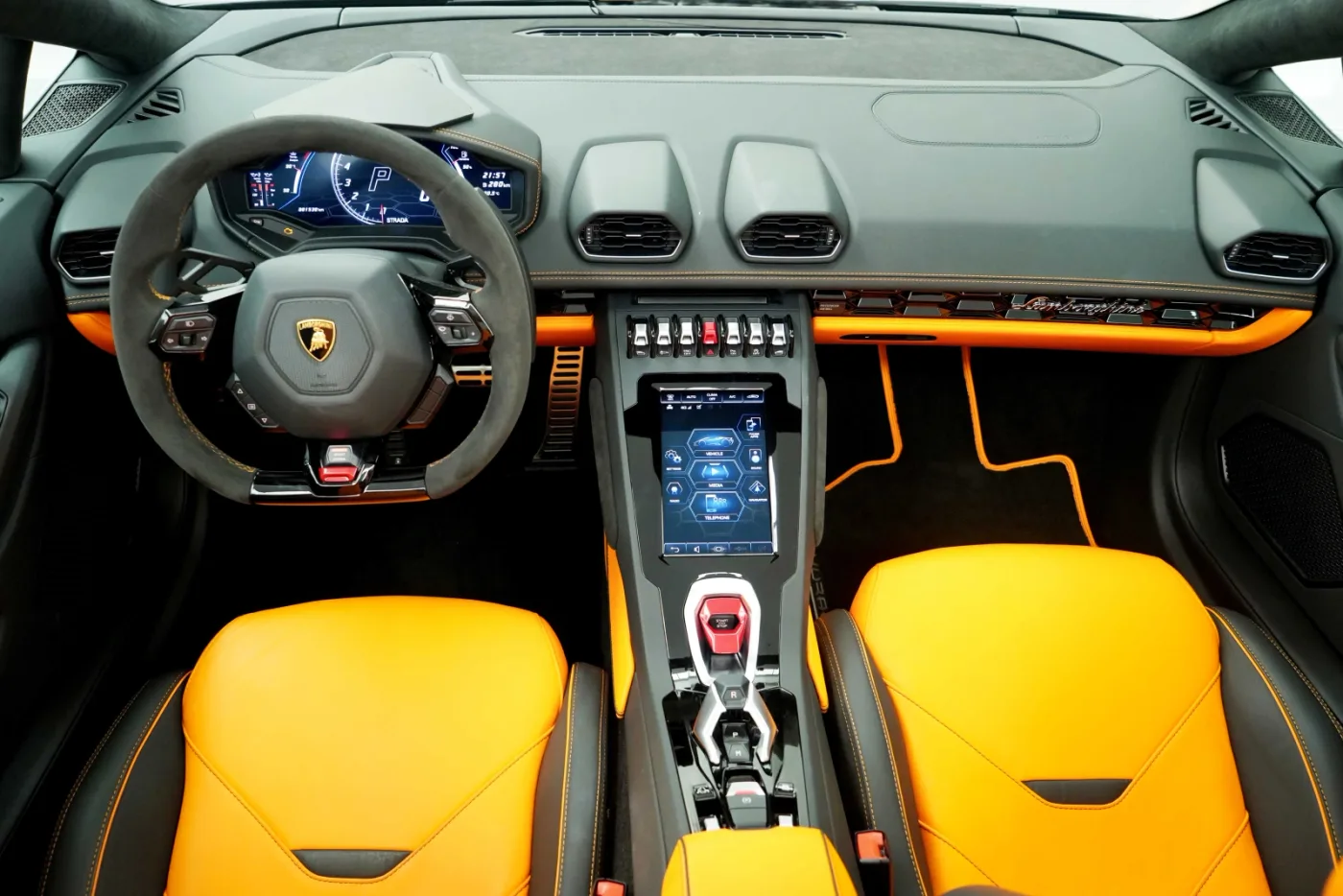 2023 Lamborghini Huracán EVO RWD Spyder proposée par un concessionnaire spécialisé à Dubai, Émirats arabes unis, photo 10 sur 10