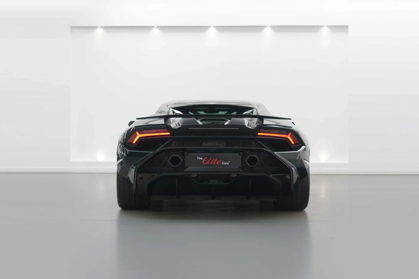 2023 Lamborghini Huracán Tecnica angeboten von einem Fachhändler in Dubai, Vereinigte Arabische Emirate, Foto 6 von 10