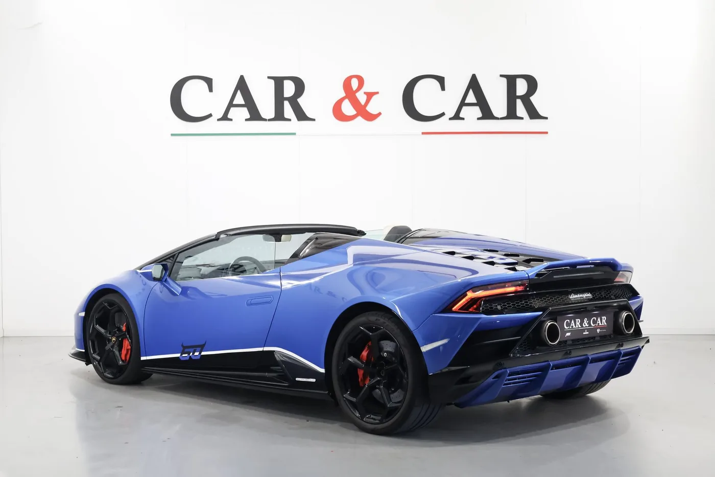 2023 Lamborghini Huracán EVO Spyder angeboten von einem Supersportwagenhändler in Zibido San Giacomo, Italien, Foto 2 von 23